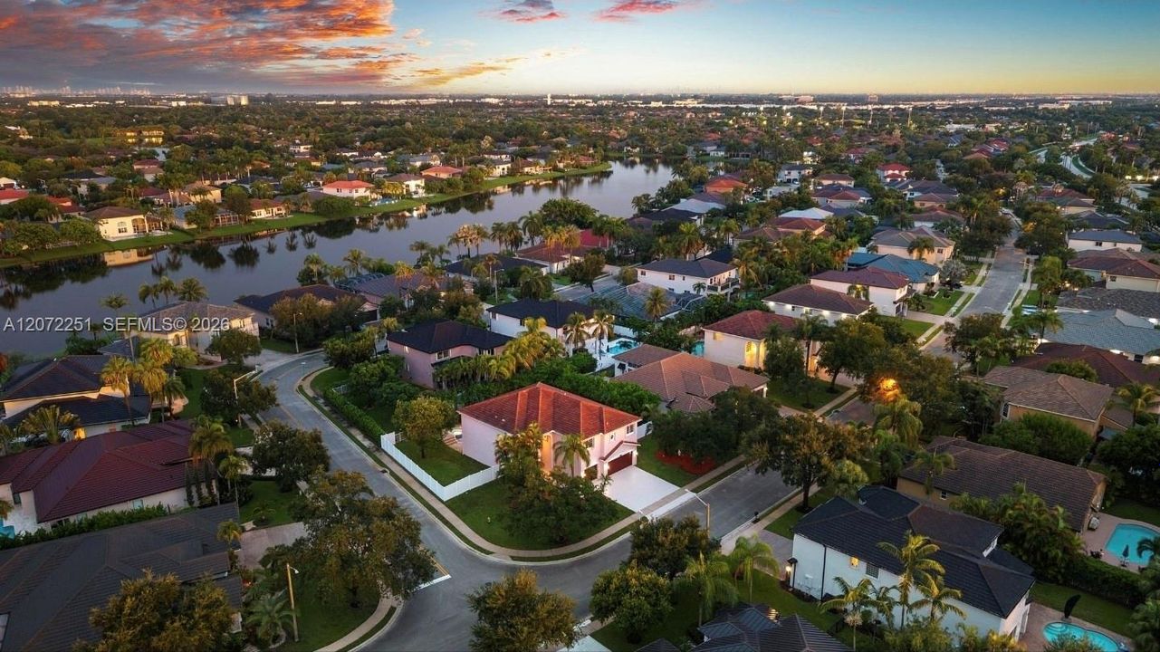 En Venta: $1,100,000 (6 camas, 4 baños, 4036 Pies cuadrados)