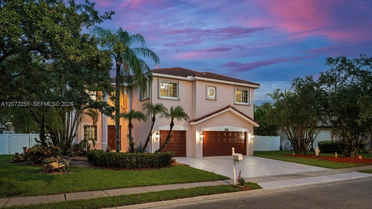 For Sale: $1,100,000 (6 beds, 4 baths, 4036 Square Feet)