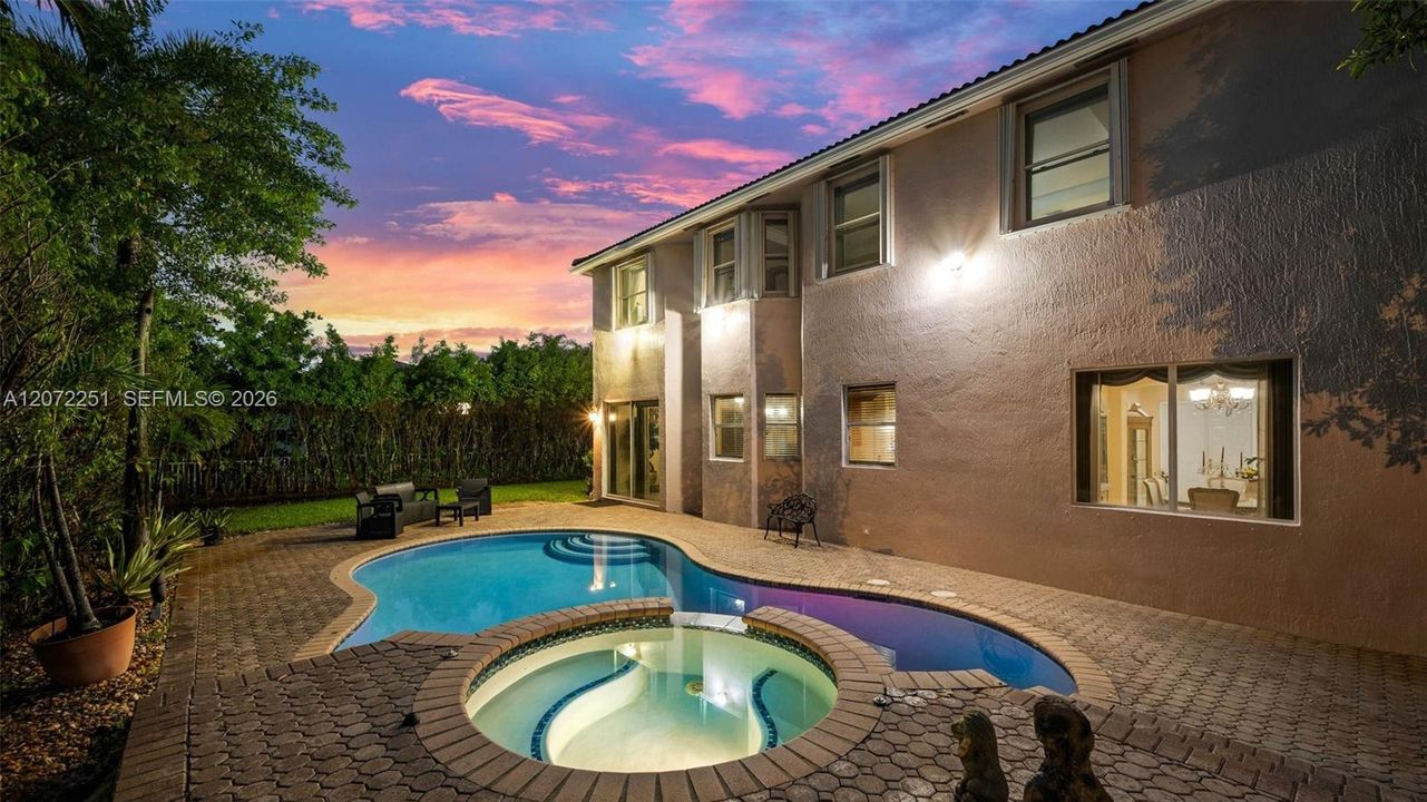 For Sale: $1,100,000 (6 beds, 4 baths, 4036 Square Feet)