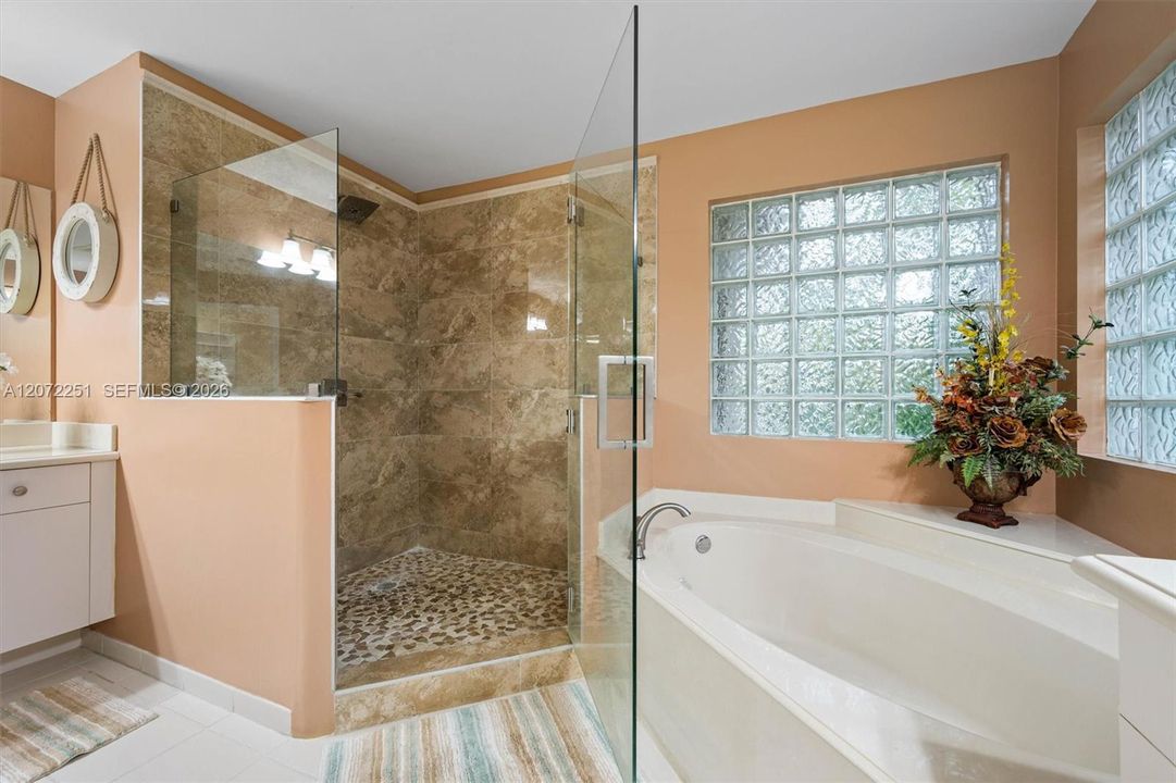 For Sale: $1,100,000 (6 beds, 4 baths, 4036 Square Feet)