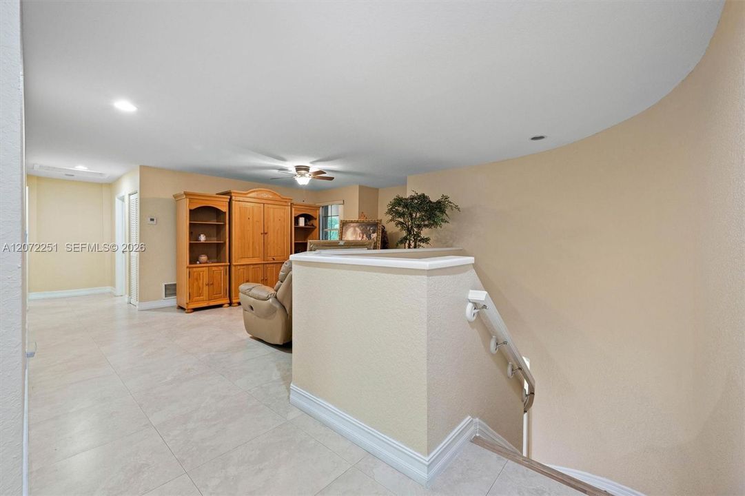 For Sale: $1,100,000 (6 beds, 4 baths, 4036 Square Feet)