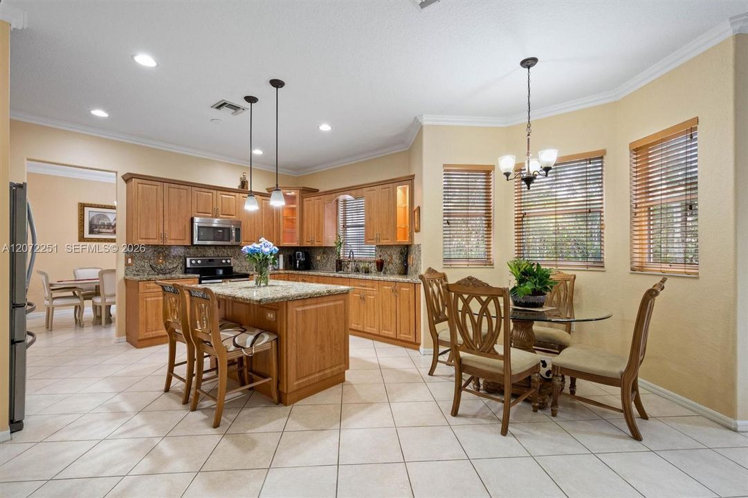 For Sale: $1,100,000 (6 beds, 4 baths, 4036 Square Feet)