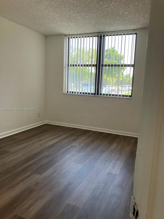 В аренду: $1,950 (2 спален, 2 ванн, 890 Квадратных фут)