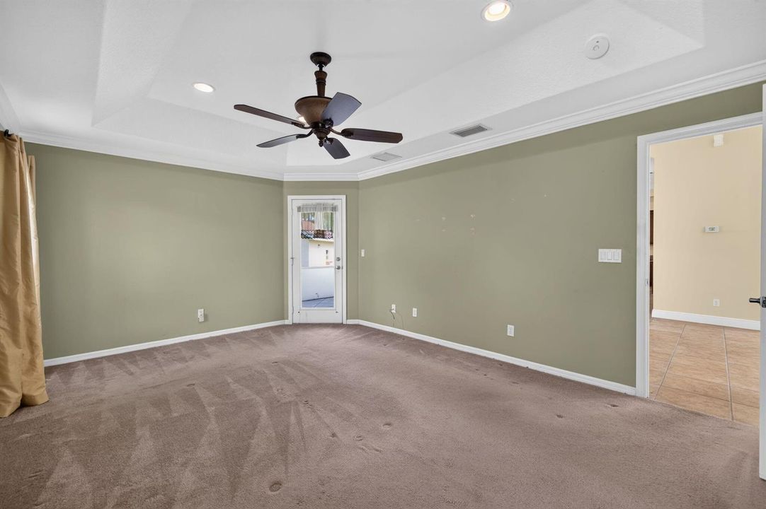 23 - Master Bedroom (2)