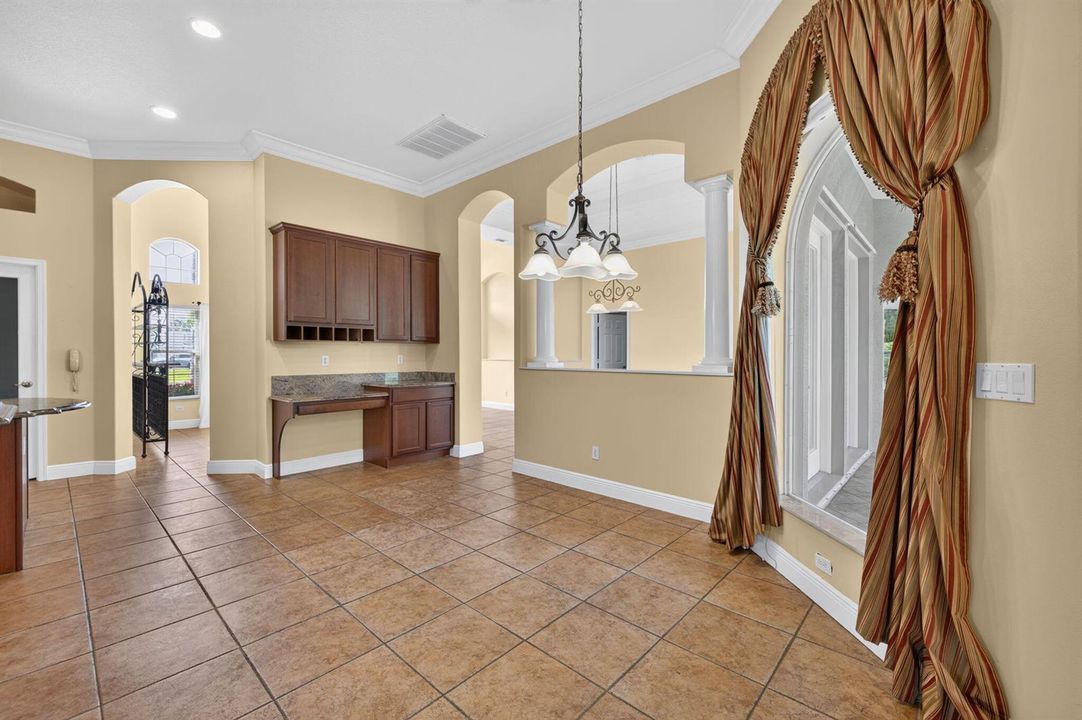11 - Breakfast Nook_Office