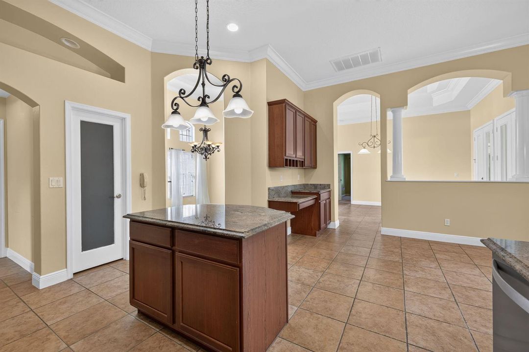 12 - Breakfast Nook_Office