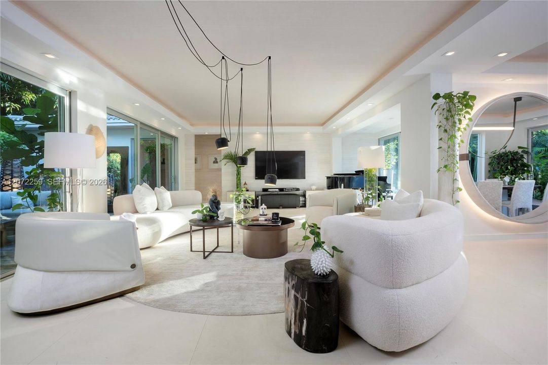 For Rent: $36,000 (3 beds, 3 baths, 1945 Square Feet)