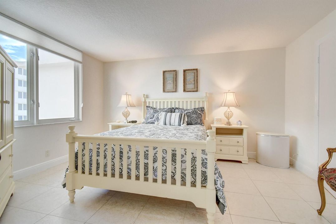 Guest Bedroom,