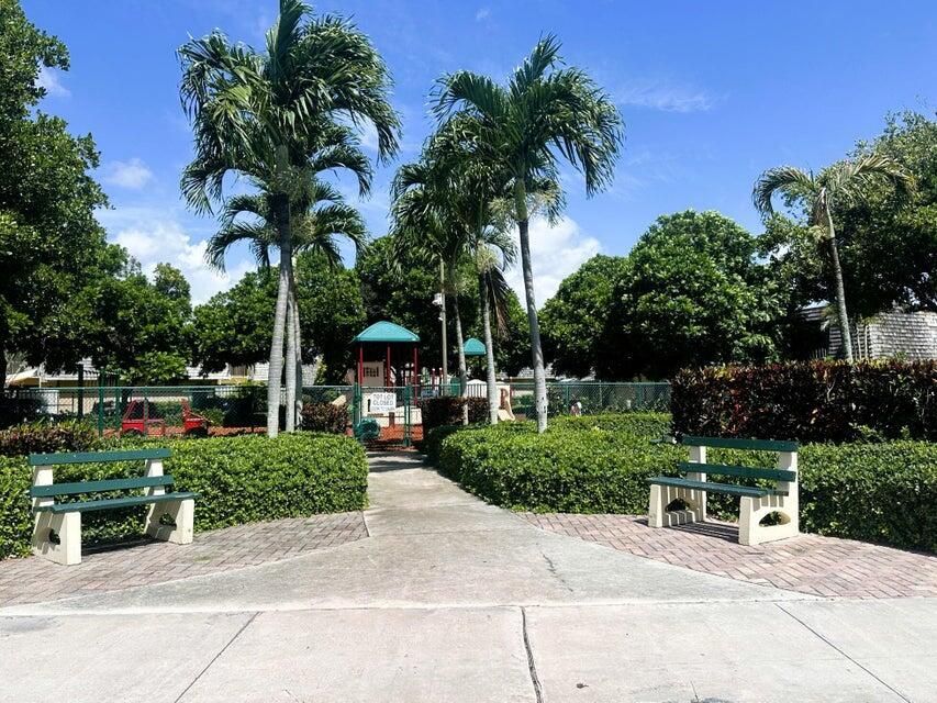 Play Yard