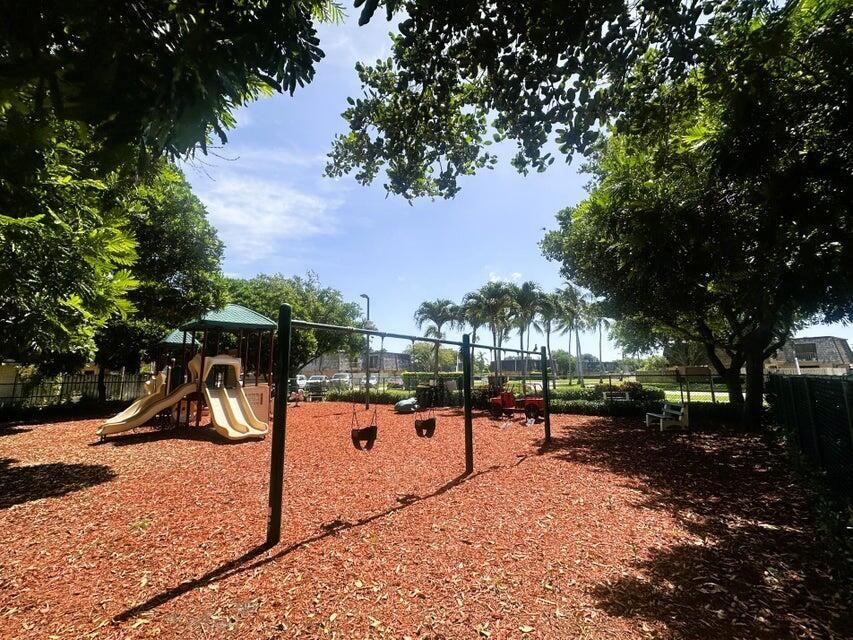 Play Yard