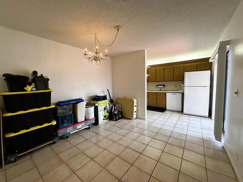 Dining/Kitchen