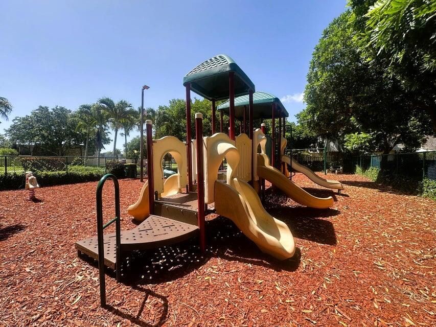 Play Yard