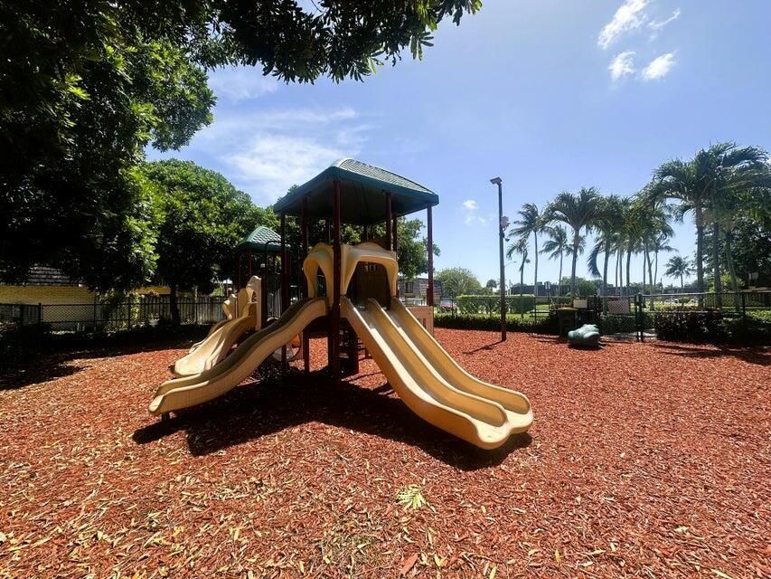 Play Yard