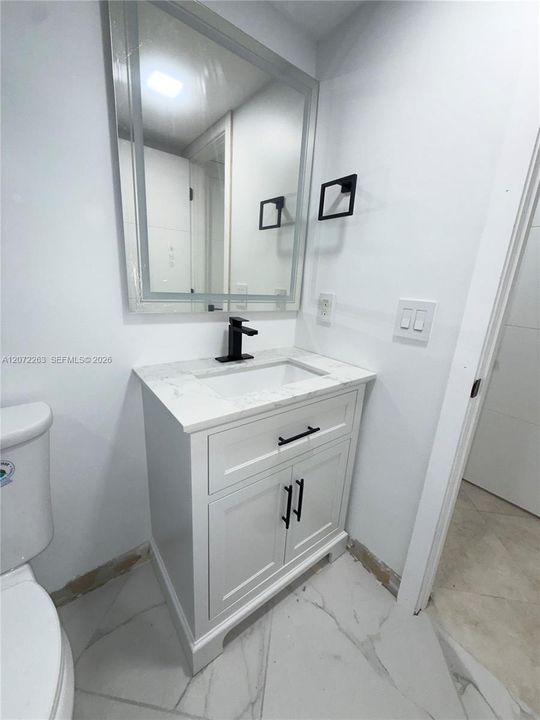 For Sale: $114,500 (1 beds, 1 baths, 585 Square Feet)