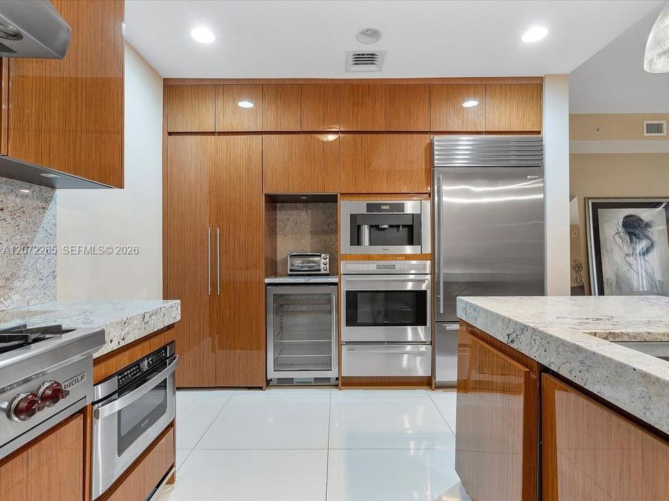For Rent: $35,000 (2 beds, 2 baths, 1685 Square Feet)