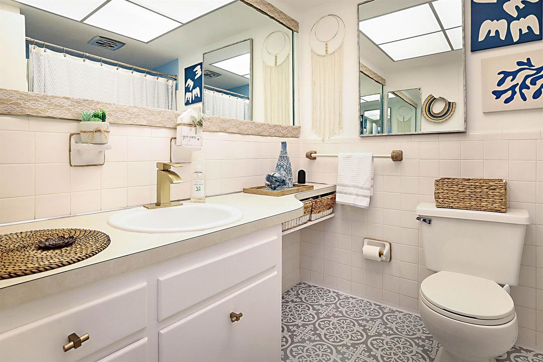 1110 N Riverside Drive 12 B-13