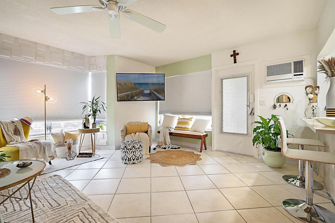 1110 N Riverside Drive 12 B-3
