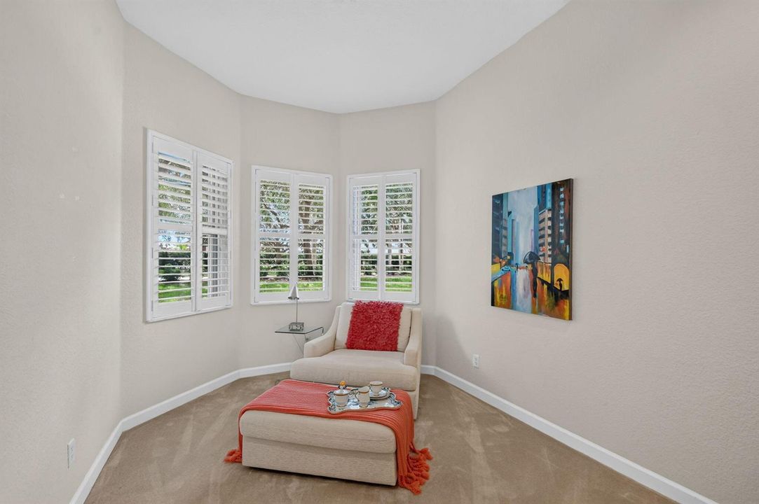 Primary bedroom sitting area
