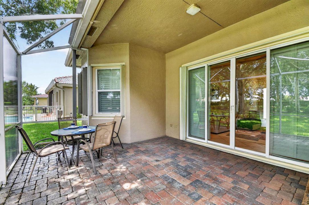 Sreened/roofed patio