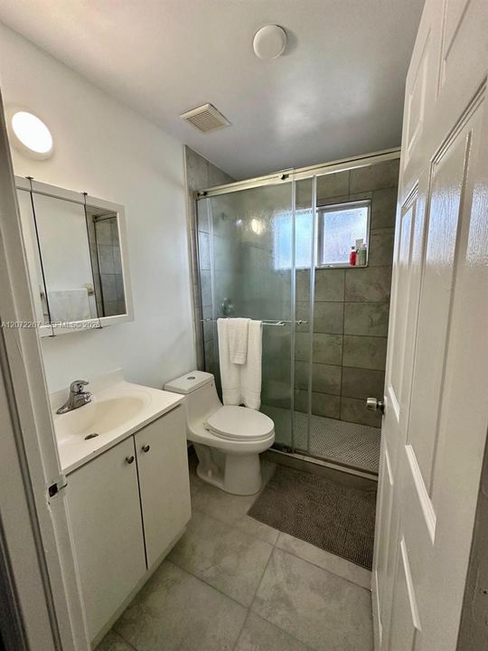 В аренду: $2,000 (2 спален, 1 ванн, 1547 Квадратных фут)