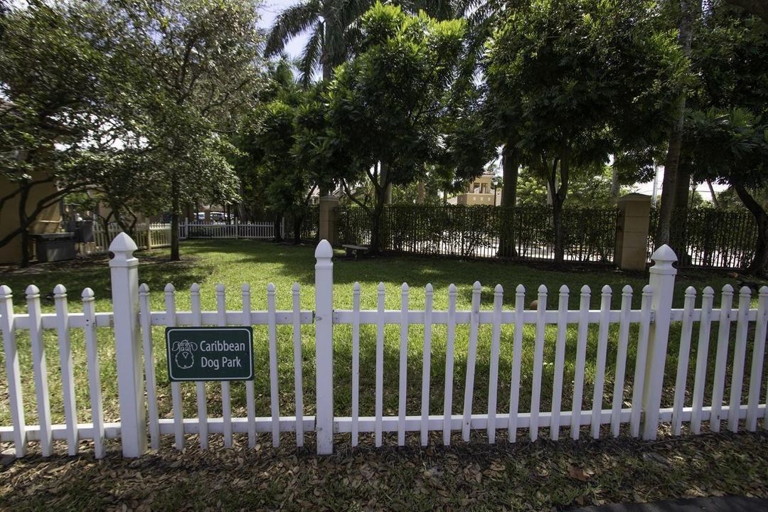 Mariners cay dog park