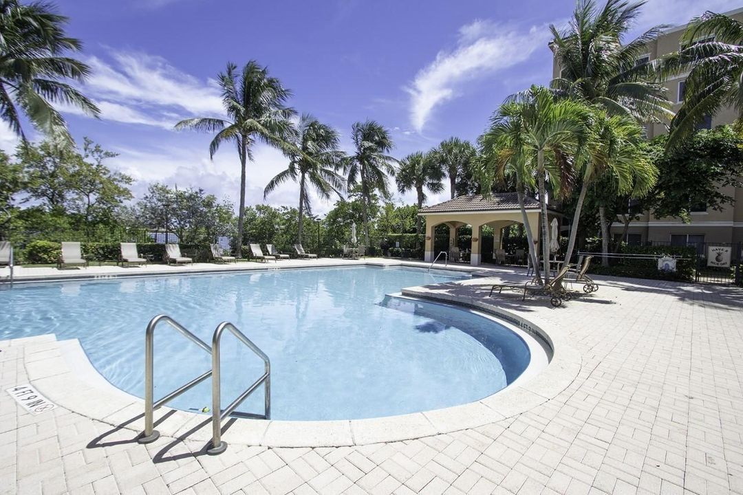 Mariners cay pool