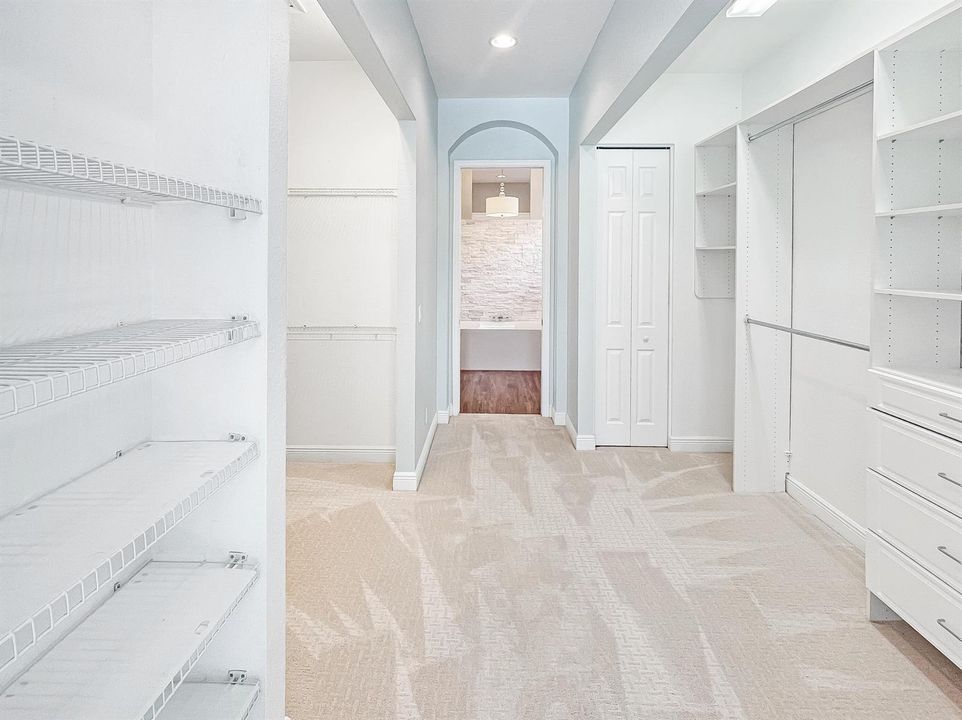 Master Walk In Closet