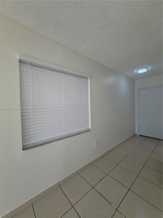 В аренду: $2,300 (2 спален, 1 ванн, 668 Квадратных фут)