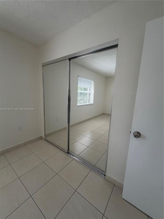 В аренду: $2,300 (2 спален, 1 ванн, 668 Квадратных фут)