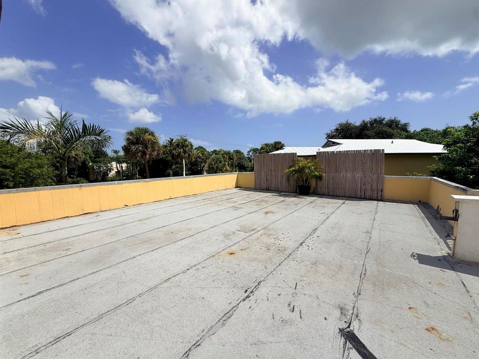 Private Roof Top Courtyard