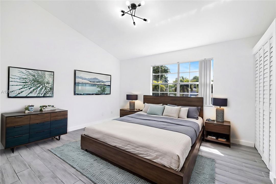 For Sale: $389,000 (2 beds, 1 baths, 1120 Square Feet)