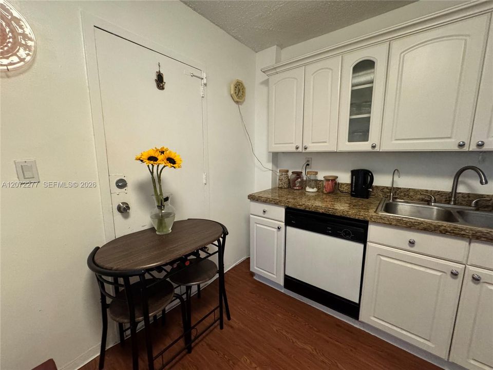 В аренду: $2,500 (3 спален, 2 ванн, 1332 Квадратных фут)