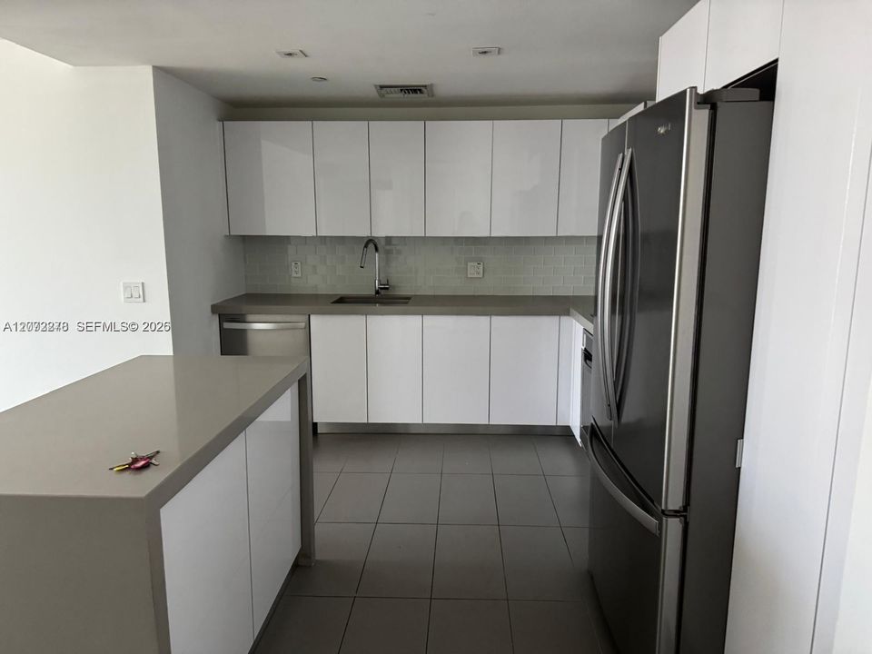В аренду: $3,750 (2 спален, 2 ванн, 878 Квадратных фут)