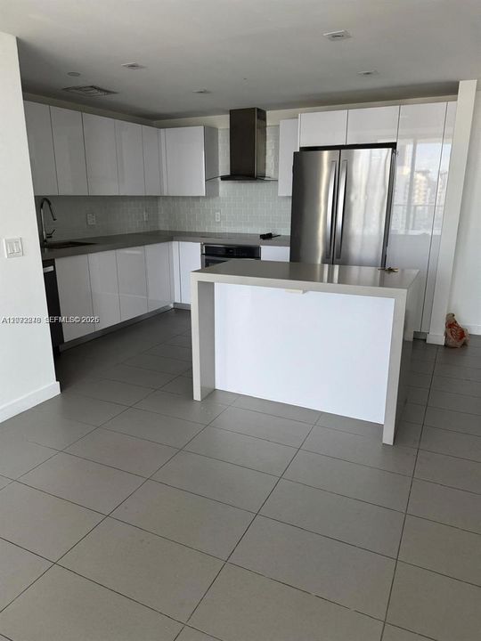В аренду: $3,750 (2 спален, 2 ванн, 878 Квадратных фут)