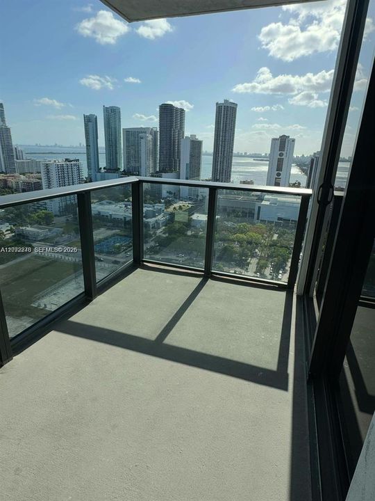 В аренду: $3,750 (2 спален, 2 ванн, 878 Квадратных фут)