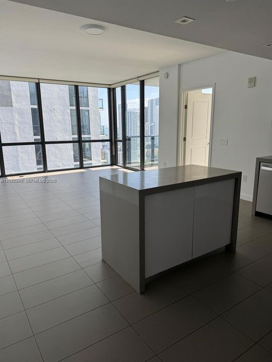 В аренду: $3,750 (2 спален, 2 ванн, 878 Квадратных фут)