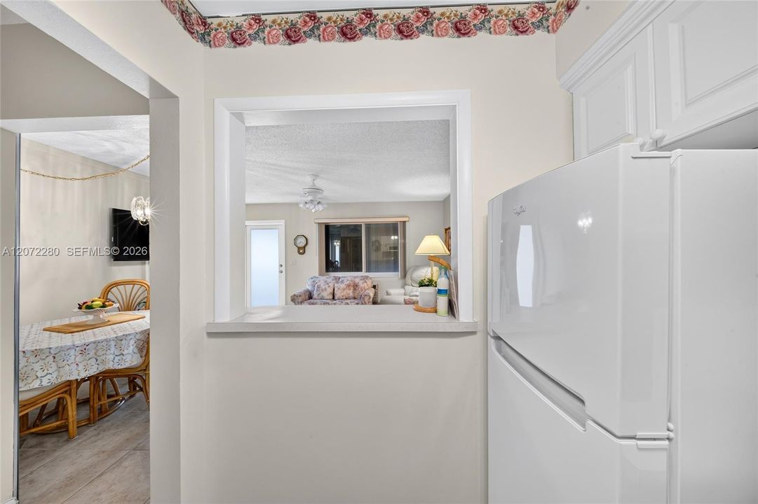 For Sale: $129,000 (1 beds, 1 baths, 400 Square Feet)