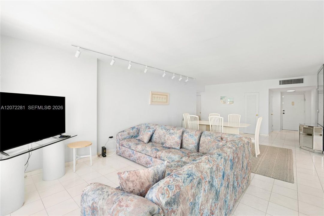 В аренду: $3,500 (2 спален, 2 ванн, 1281 Квадратных фут)