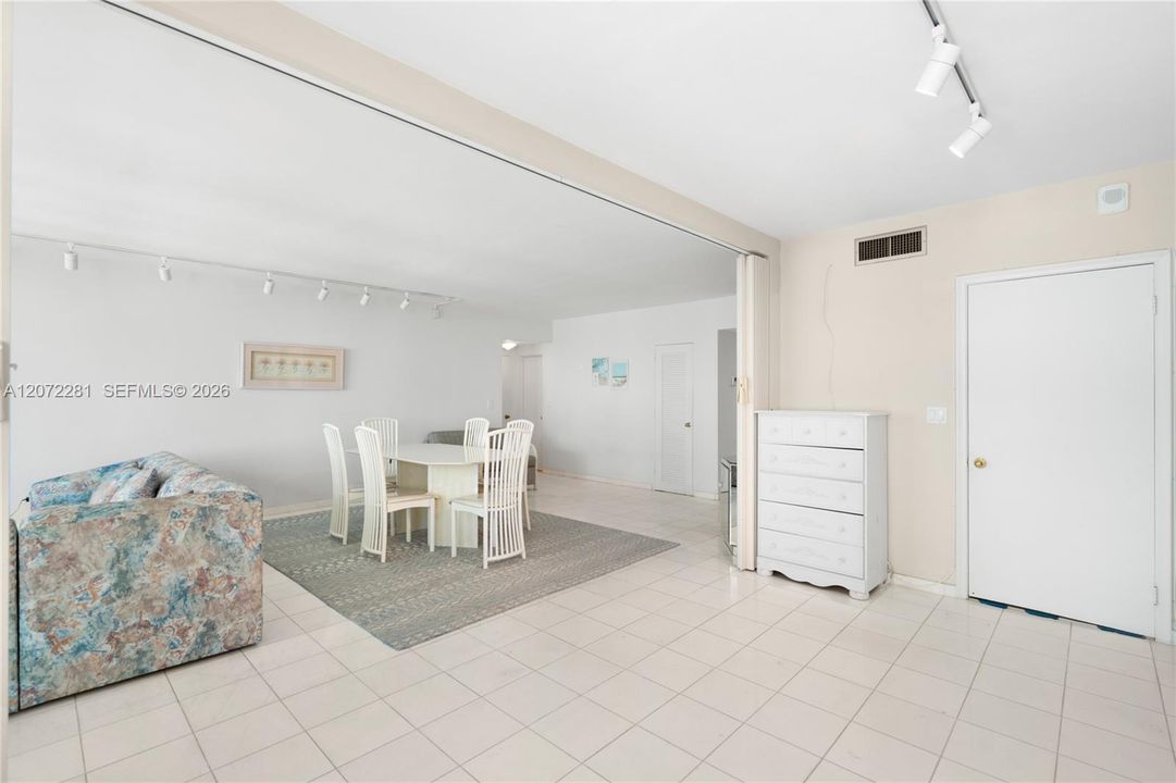 В аренду: $3,500 (2 спален, 2 ванн, 1281 Квадратных фут)