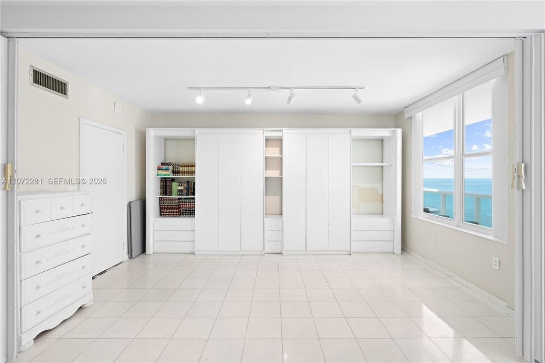 В аренду: $3,500 (2 спален, 2 ванн, 1281 Квадратных фут)