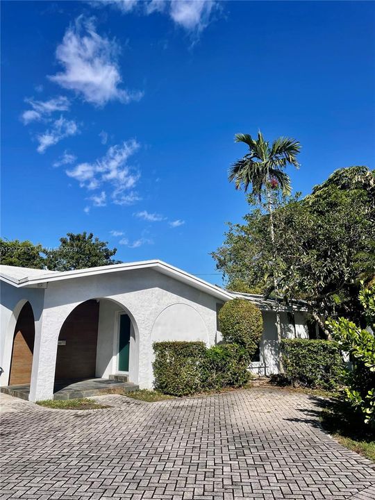 For Rent: $4,500 (3 beds, 2 baths, 1781 Square Feet)