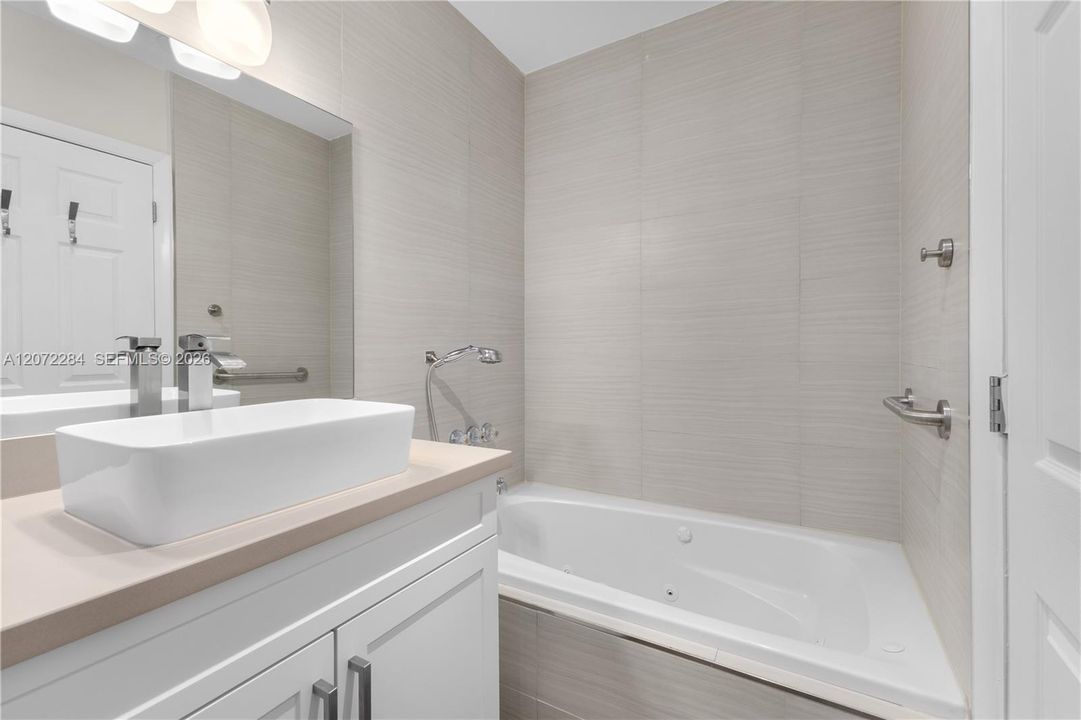 En Venta: $1,189,000 (3 camas, 3 baños, 1848 Pies cuadrados)