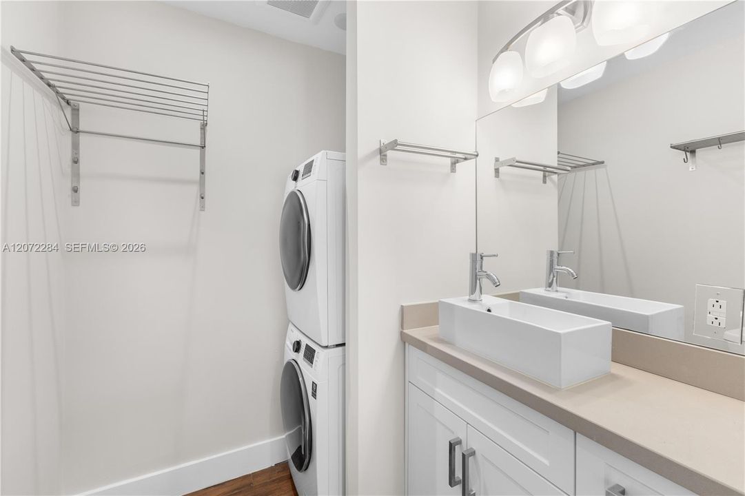 En Venta: $1,189,000 (3 camas, 3 baños, 1848 Pies cuadrados)