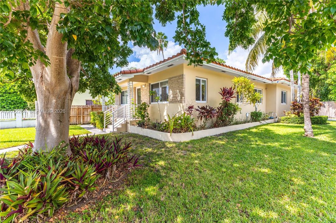 En Venta: $1,189,000 (3 camas, 3 baños, 1848 Pies cuadrados)