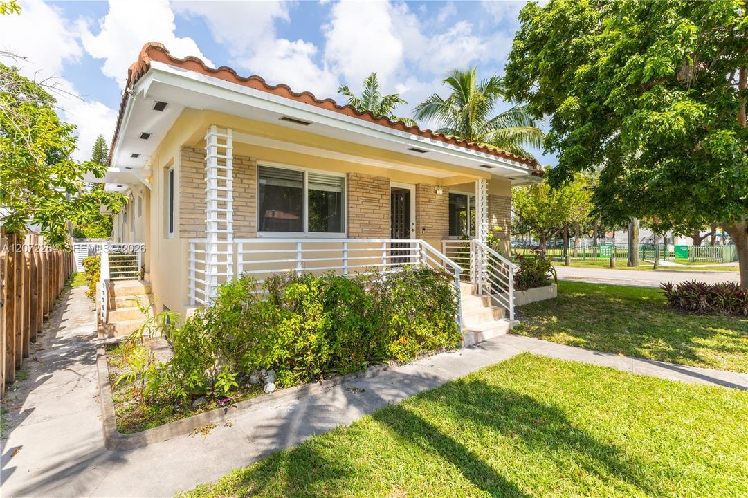 En Venta: $1,189,000 (3 camas, 3 baños, 1848 Pies cuadrados)
