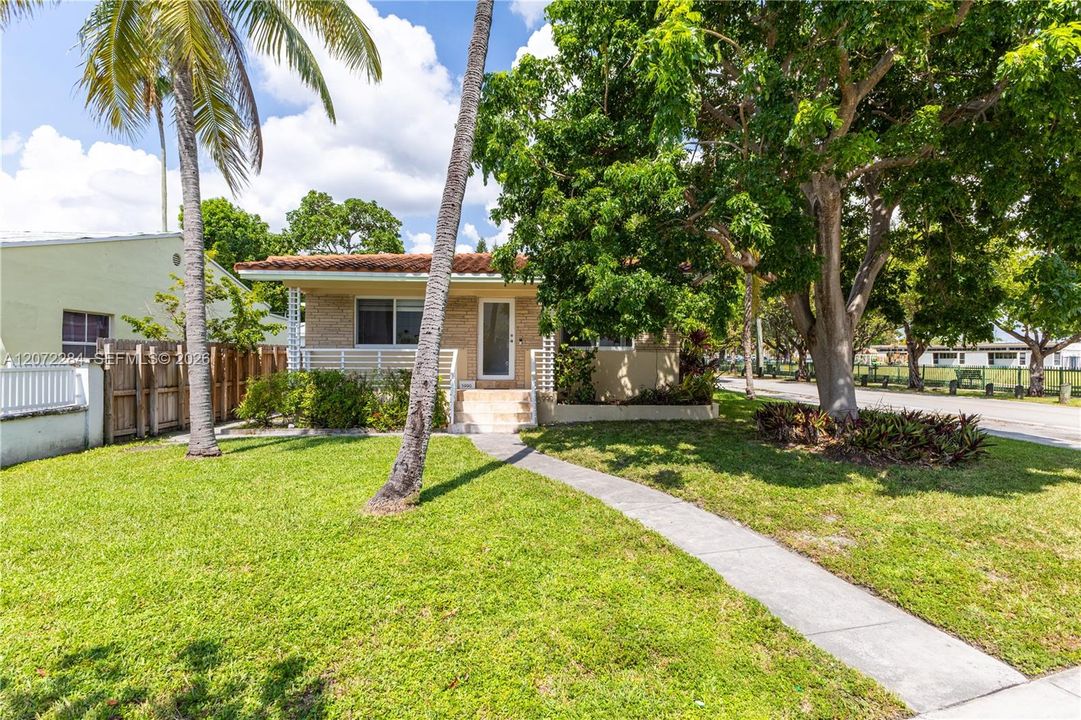 En Venta: $1,189,000 (3 camas, 3 baños, 1848 Pies cuadrados)
