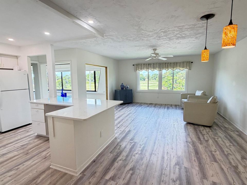 LIVING/DINING