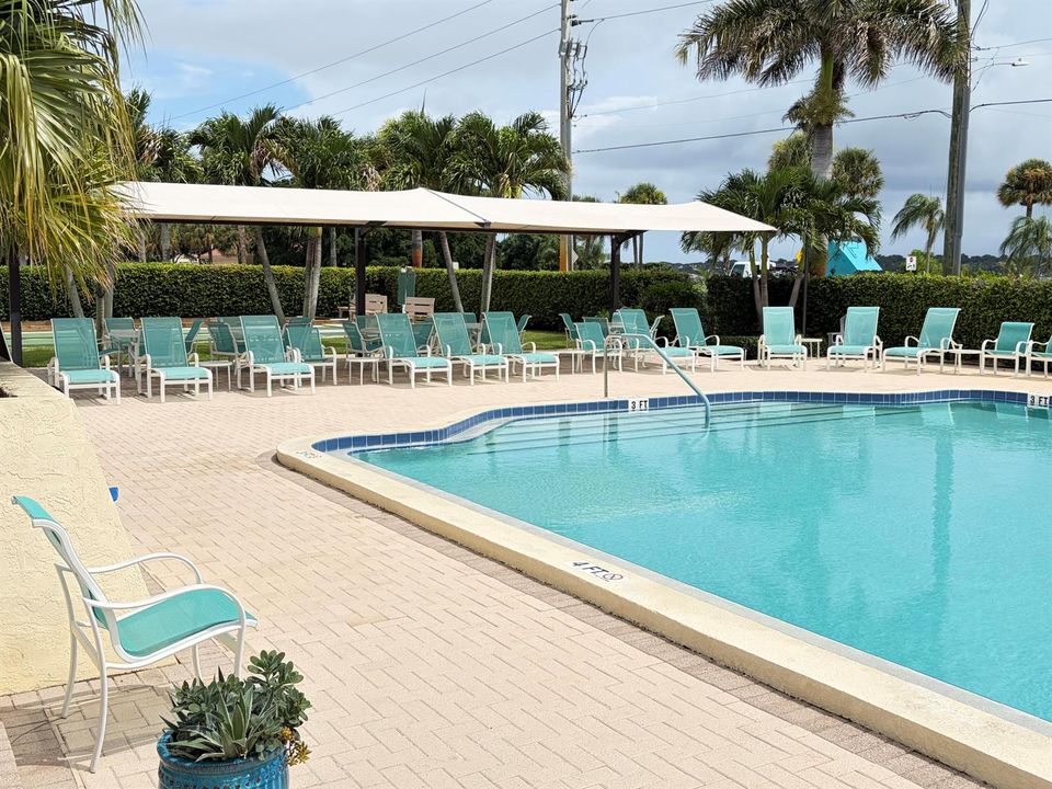CLUB POOL