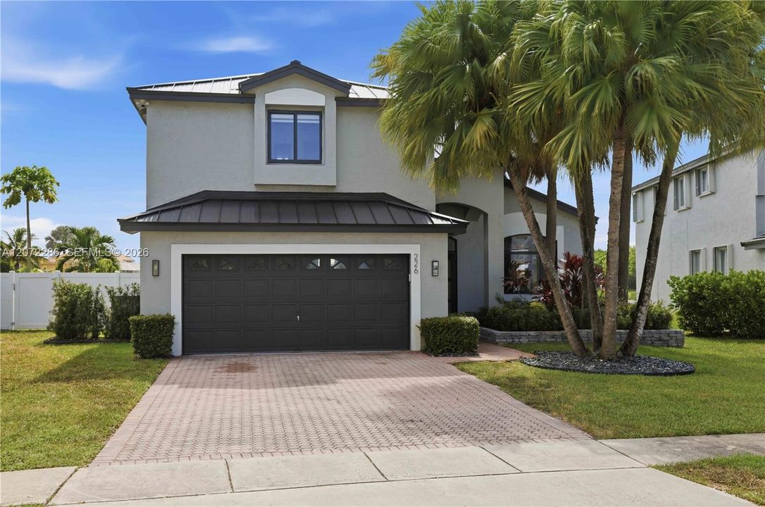 For Sale: $939,000 (4 beds, 2 baths, 2076 Square Feet)