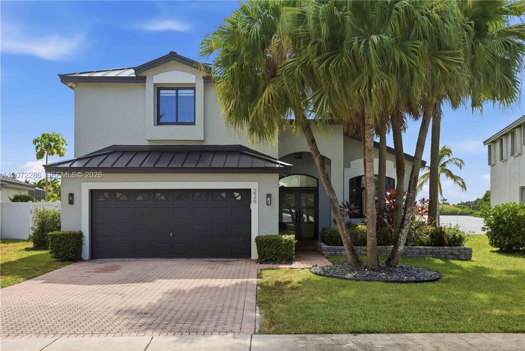 For Sale: $939,000 (4 beds, 2 baths, 2076 Square Feet)
